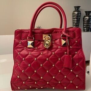 Brand NEW Micheal Kors Hamilton stud quilt tote color red
